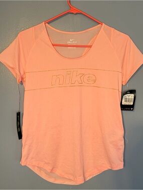 Nike Dri-FIT Running Tee – Women’s XS 🍑✨